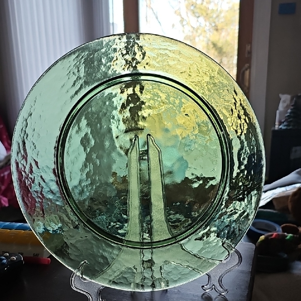 Yalos Casa Murano Green 12" Glass Plate